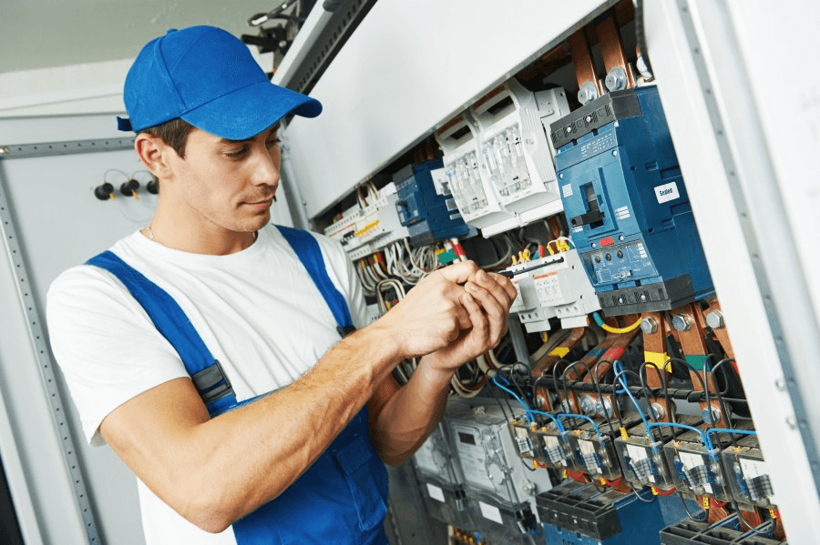 Wie Elektrotechnik für Gewerbe Ihre Arbeitsabläufe Optimieren Kann