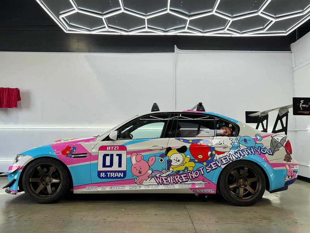 Challenger mit Stil: Folierung im einzigartigen Anime-Look