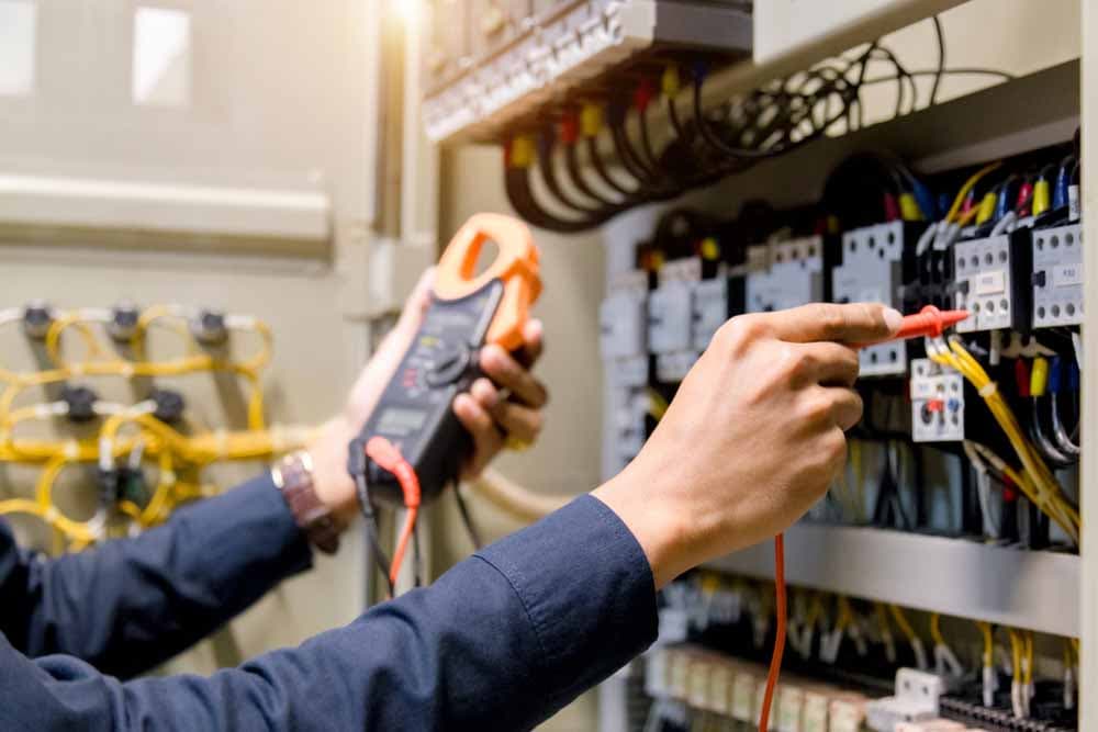 Elektrische Sicherheit erhöhen: Die Vorteile der DGUV V3 Prüfung