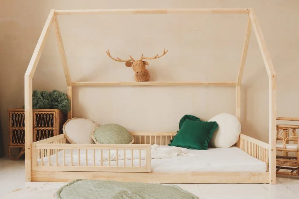 TiCAA Hausbett 140x200 – ein gemütliches Kinderbett aus Kiefer
