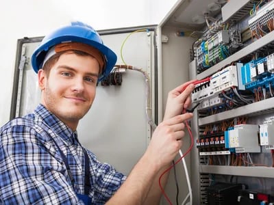 VDE Prüfung und DGUV Vorschrift 3 – Maximale Sicherheit für technische Anlagen